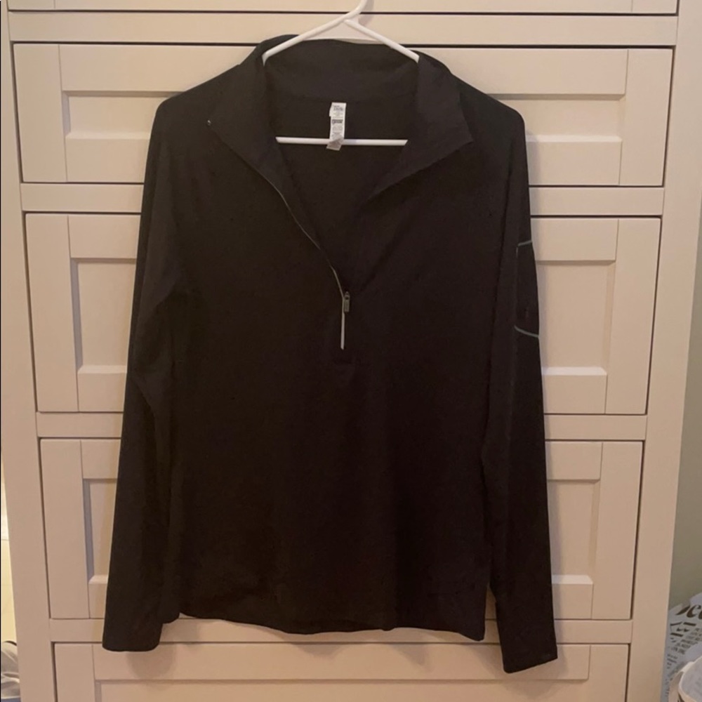 Under armour women’s black half zip - size large